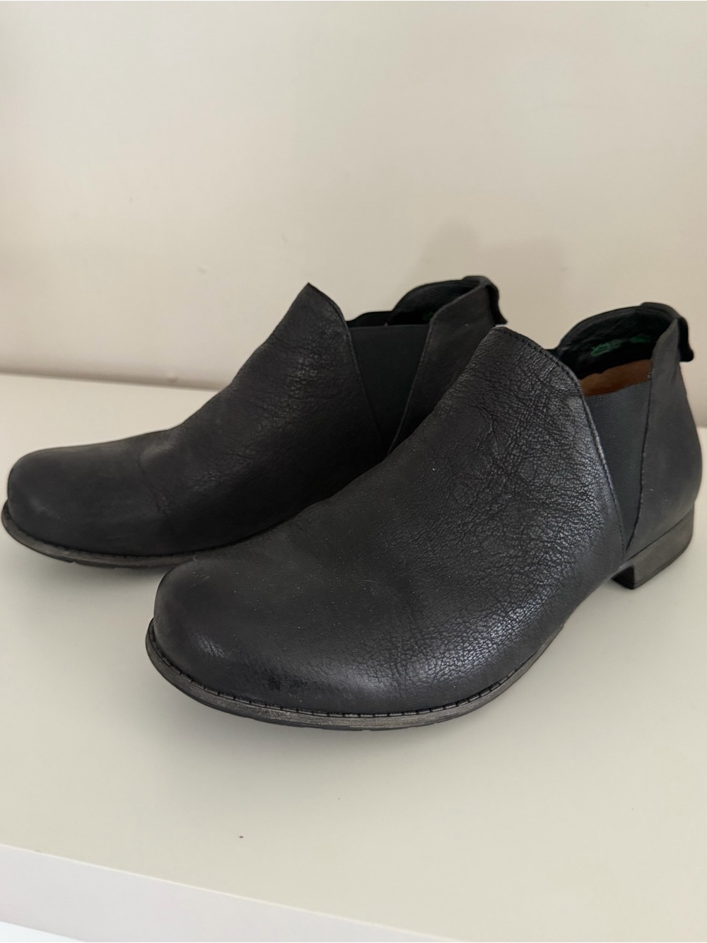 Think! Women’s black leather pull on ankle bootie size euro 40 US women’s 9-9.5